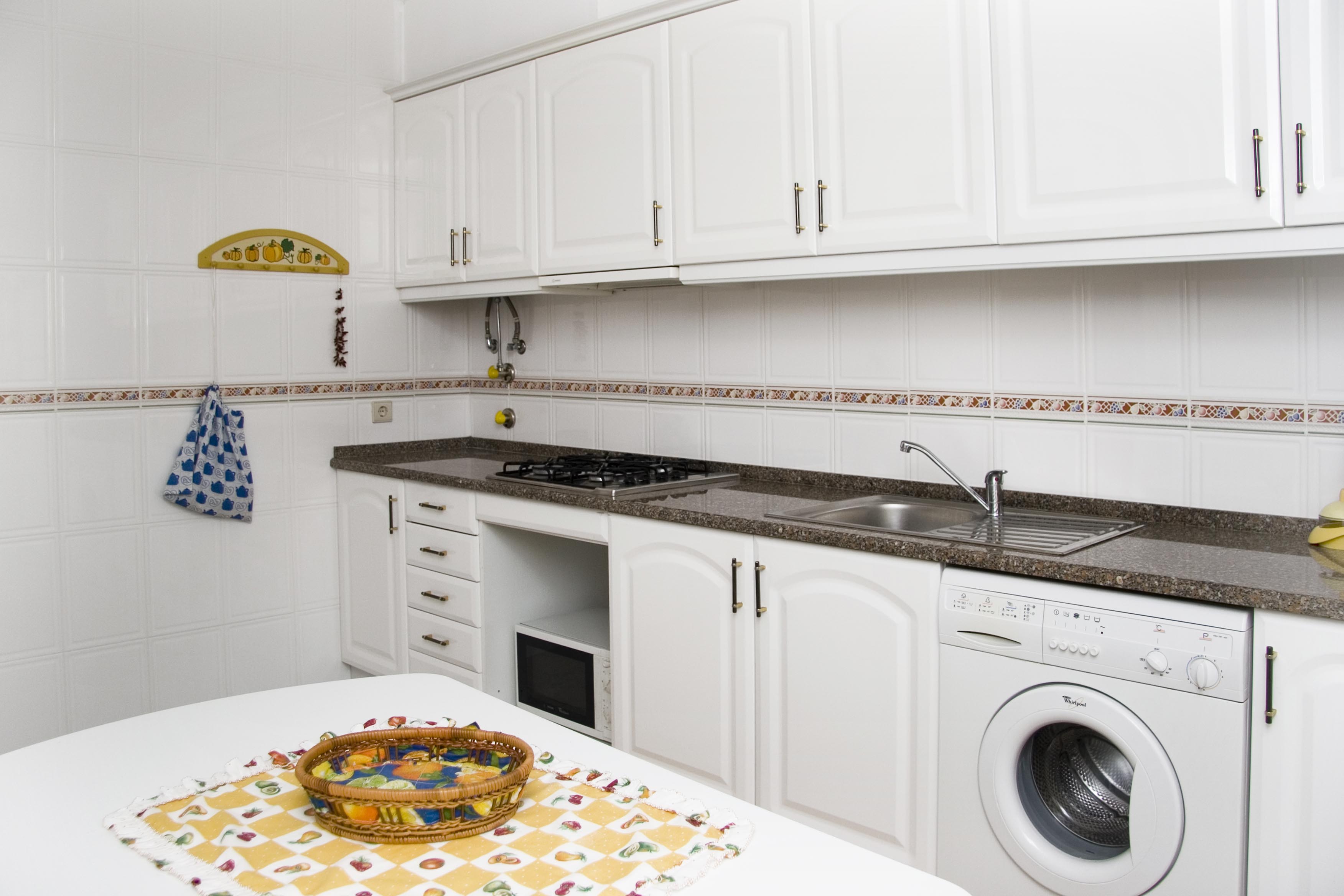 19_A_Ramos_Apartamento_de_Férias_T1_Praia_da_Galé_Albufeira_2010 Cozinha